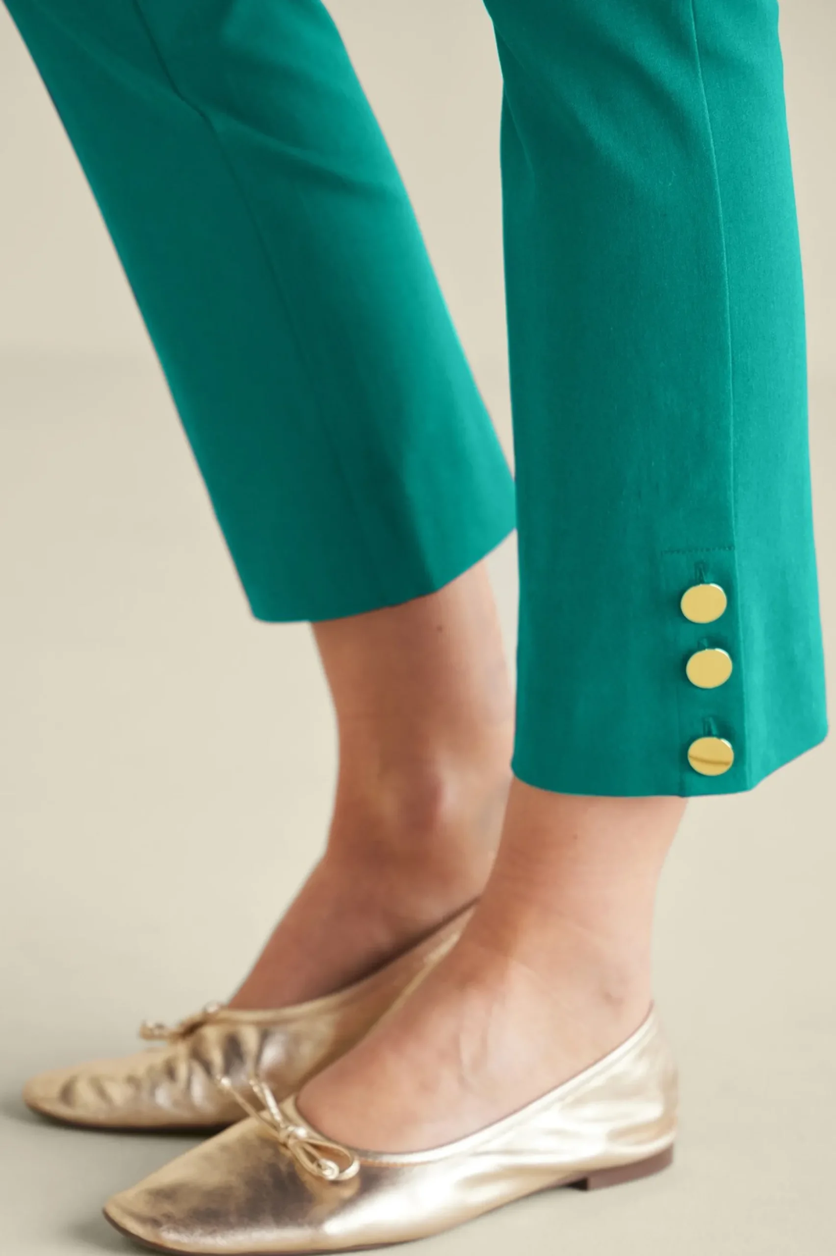 Soft Essential™ Superla Slim Leg Crop Pants